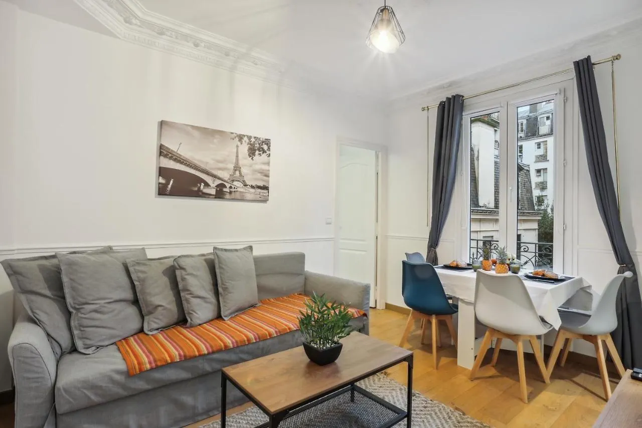 Couette-café Bed and Breakfast Superbe 2 pièces au cœur du XVIème à Paris