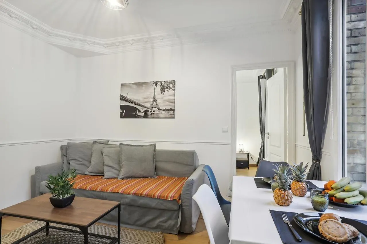 Bed and Breakfast Superbe 2 pièces au cœur du XVIème à Paris 0*,