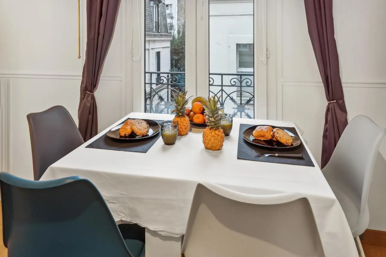 Superbe 2 Pieces Au Coeur Du Xvieme Bed & Breakfast Paris France