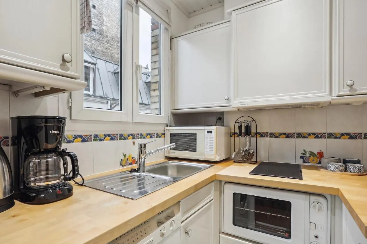 Superbe 2 Pieces Au Coeur Du Xvieme Bed & Breakfast Paris